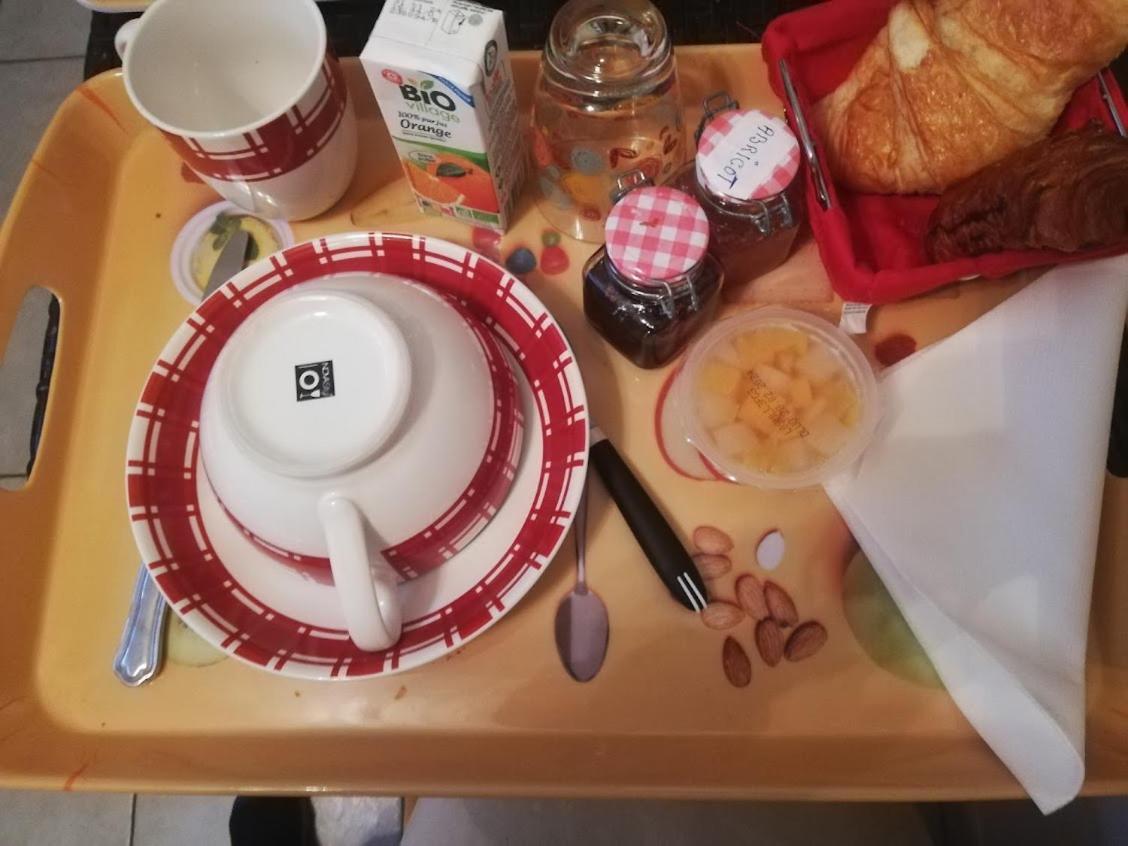 Chambre Avec Salle De Bain Privatisee Avec Petit Dejeuner Compris Auxonne Dış mekan fotoğraf