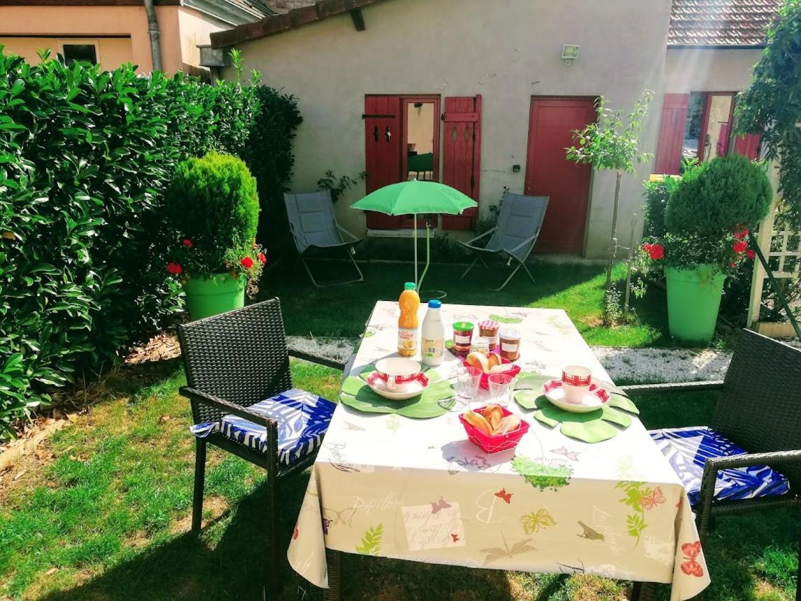 Chambre Avec Salle De Bain Privatisee Avec Petit Dejeuner Compris Auxonne Dış mekan fotoğraf